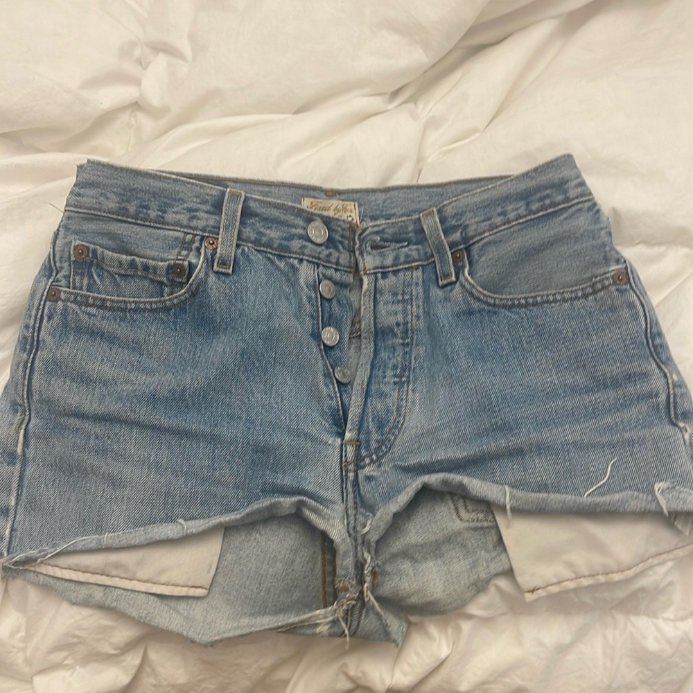 VINTAGE LEVI 501 DENIM SHORTS